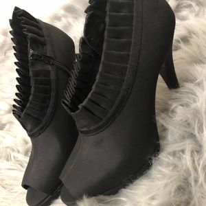 Black Peep Toe Ruffled Edge High Heel Booties
